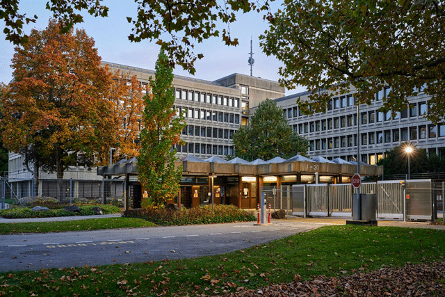Das Geb&auml;ude des Nachrichtendienstes