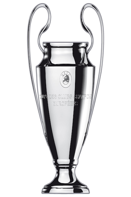 Der silberne Uefa-Champions-League Pokal. Eingraviert steht unter einer Europa-Karte mit dem Schriftzug Uefa: Coupe des clubs champions europ&eacute;ens.