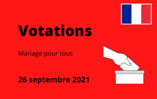 Dessin d'une main mettant un papier dans une bo&icirc;te. Au-dessus, il est &eacute;crit : Votations. &Agrave; c&ocirc;t&eacute; du graphique, on peut lire : "Mariage pour tous" et la date du 26 septembre 2021.